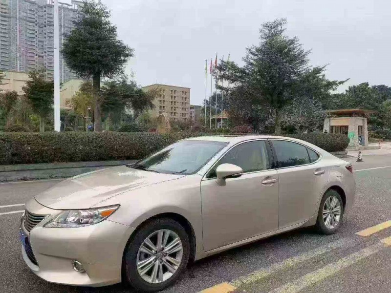 汕头15年雷克萨斯ES2