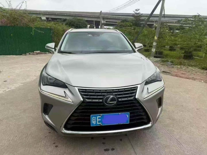 中山20年雷克萨斯NX1