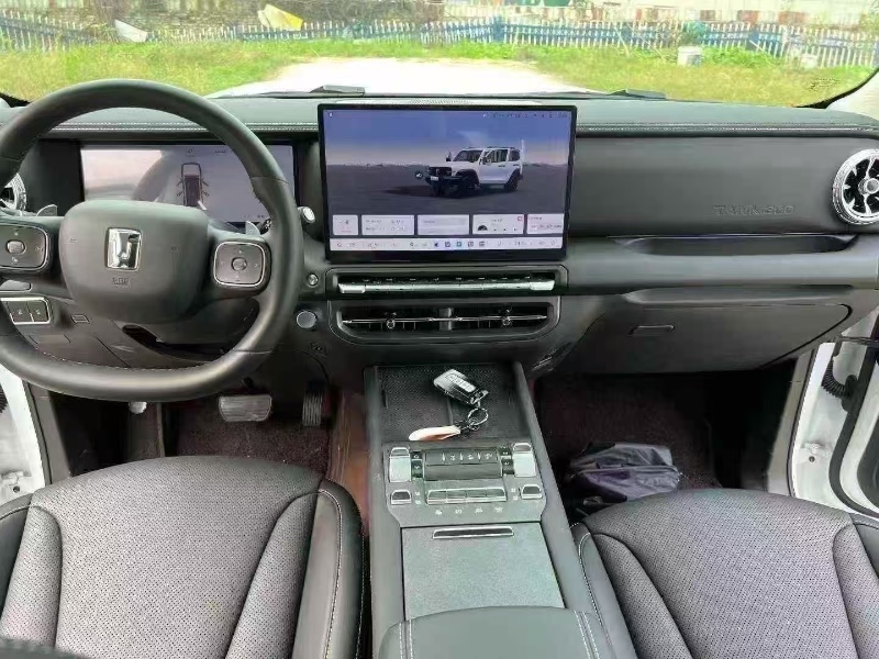 襄阳25年长城汽车坦克8