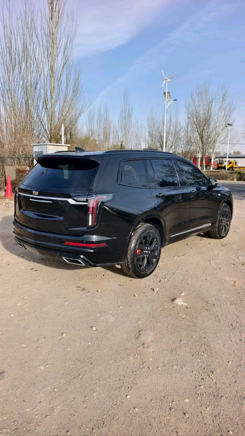 乌兰察布20年凯迪拉克XT65