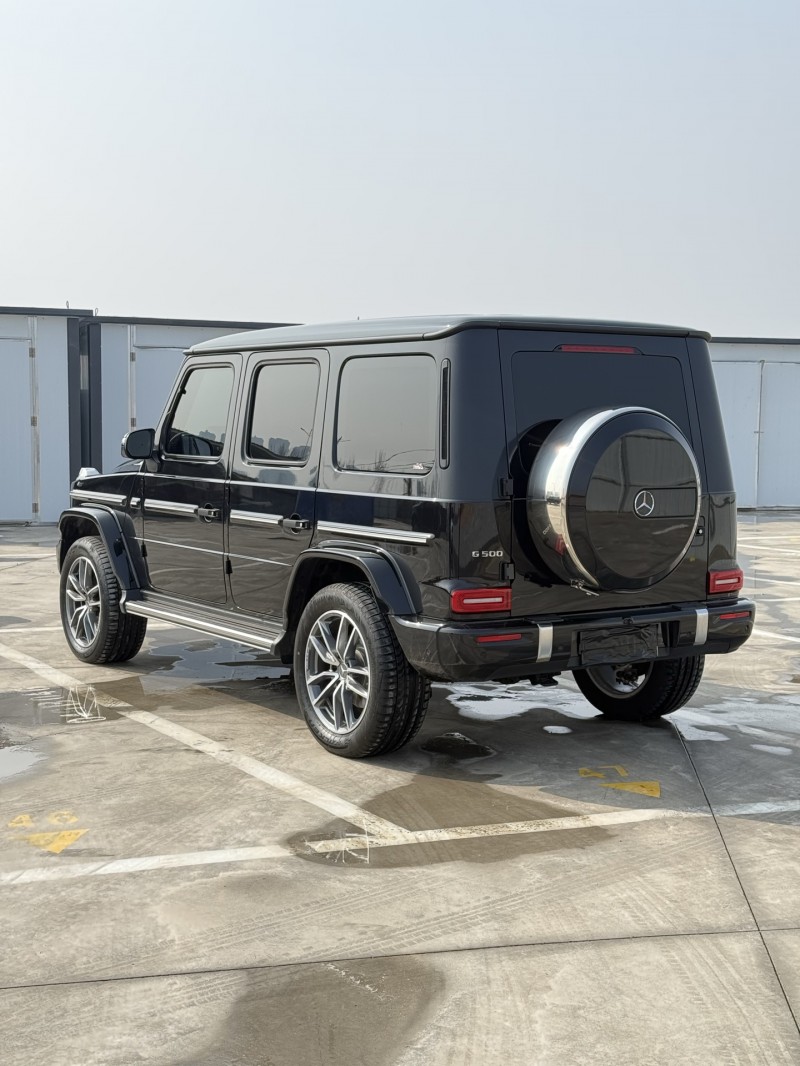 新乡25年奔驰G8