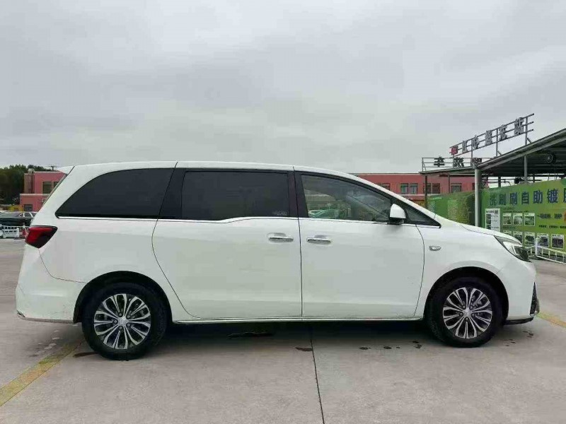 金华23年别克GL89