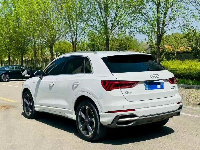 济宁22年奥迪Q55