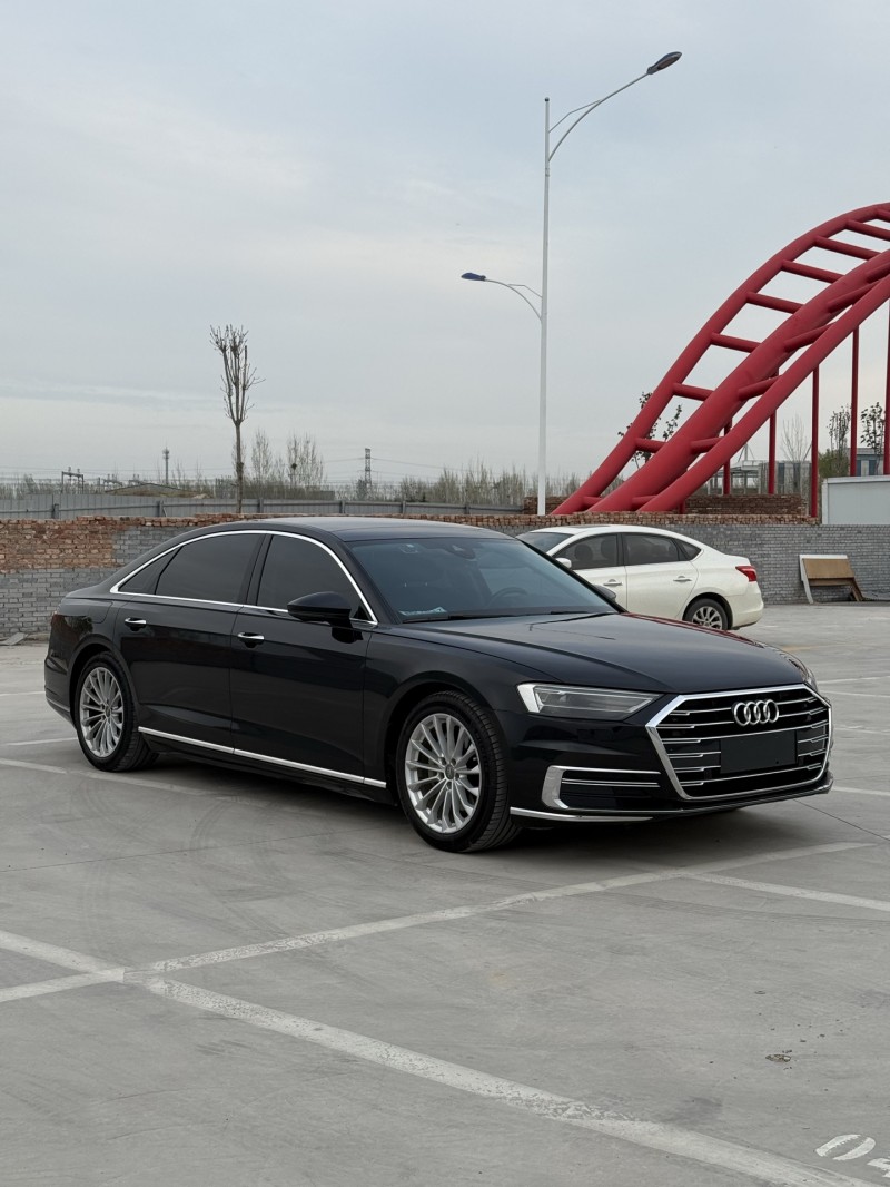 新乡19年奥迪A8L2