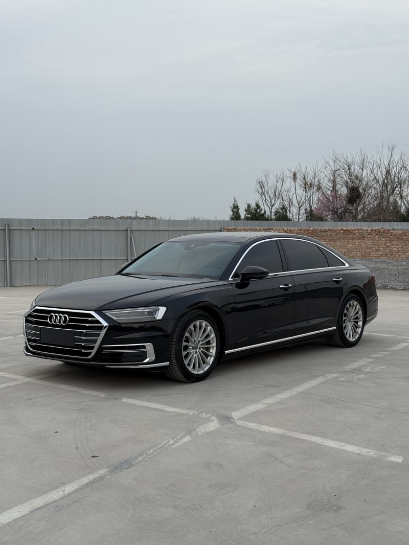 新乡19年奥迪A8L3