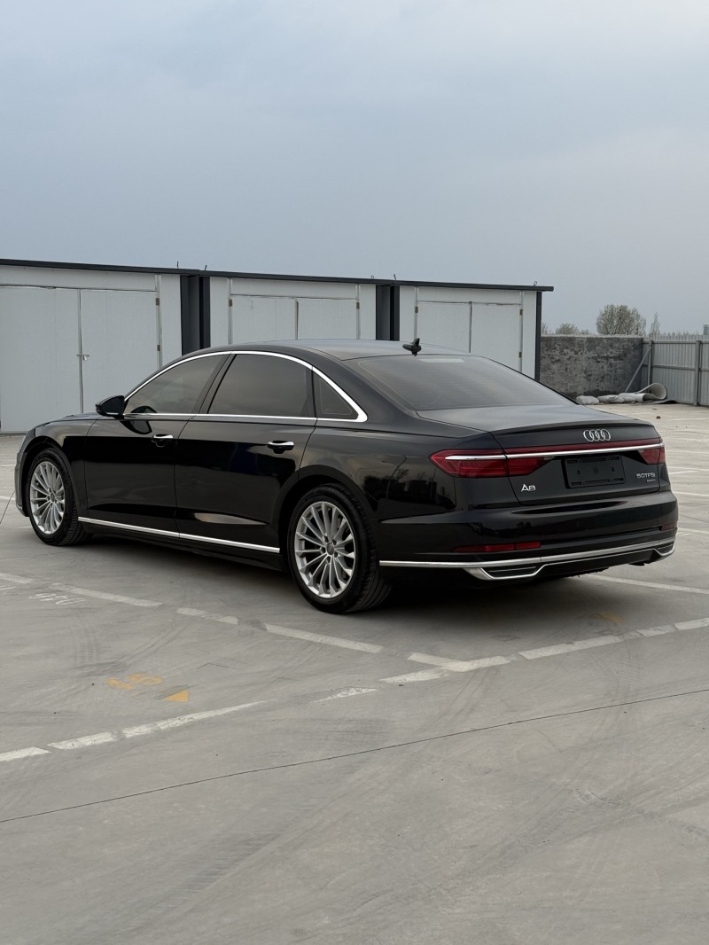 新乡19年奥迪A8L8