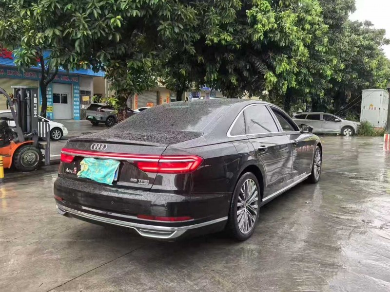 广州18年奥迪A8L8
