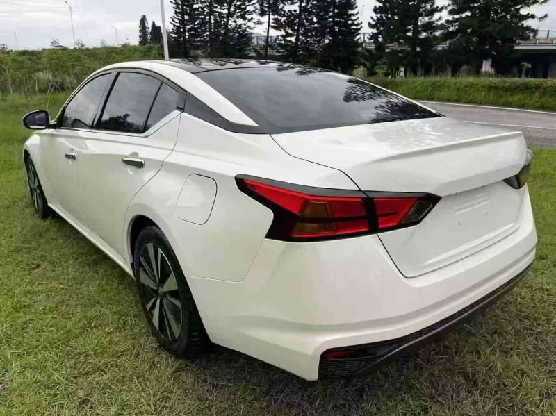 鷹潭17年日產天籟8