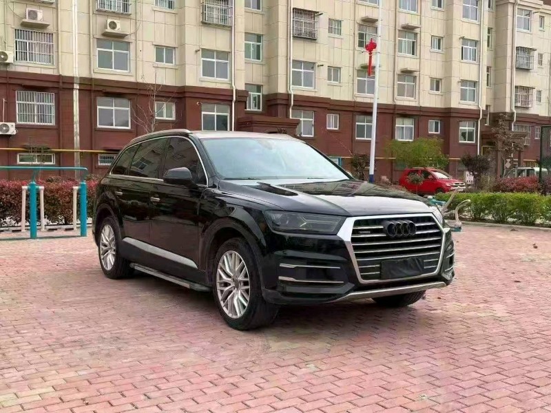 济宁16年奥迪Q73