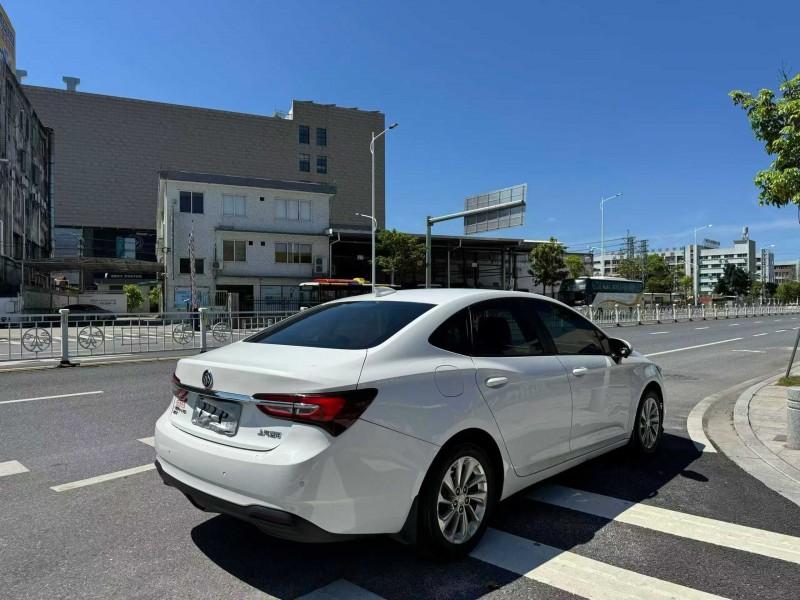 东莞20年别克威朗5