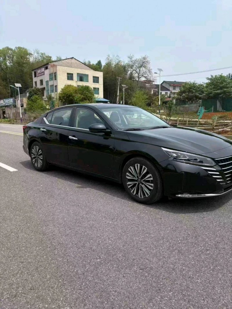 娄底25年日产天籁3