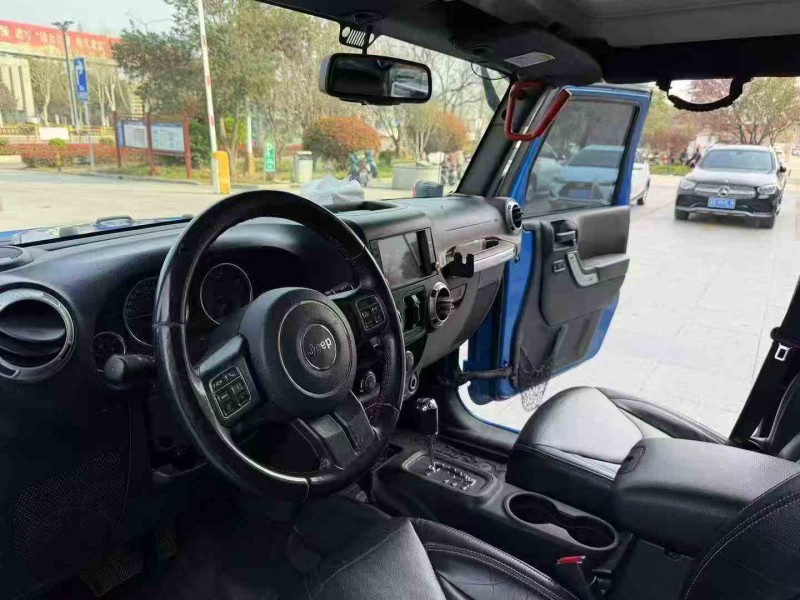 枣庄16年Jeep牧马人4