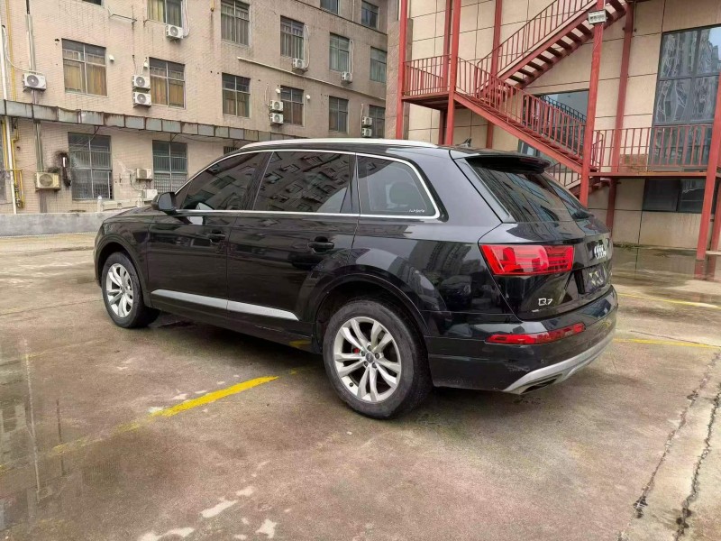 衡阳18年奥迪Q77