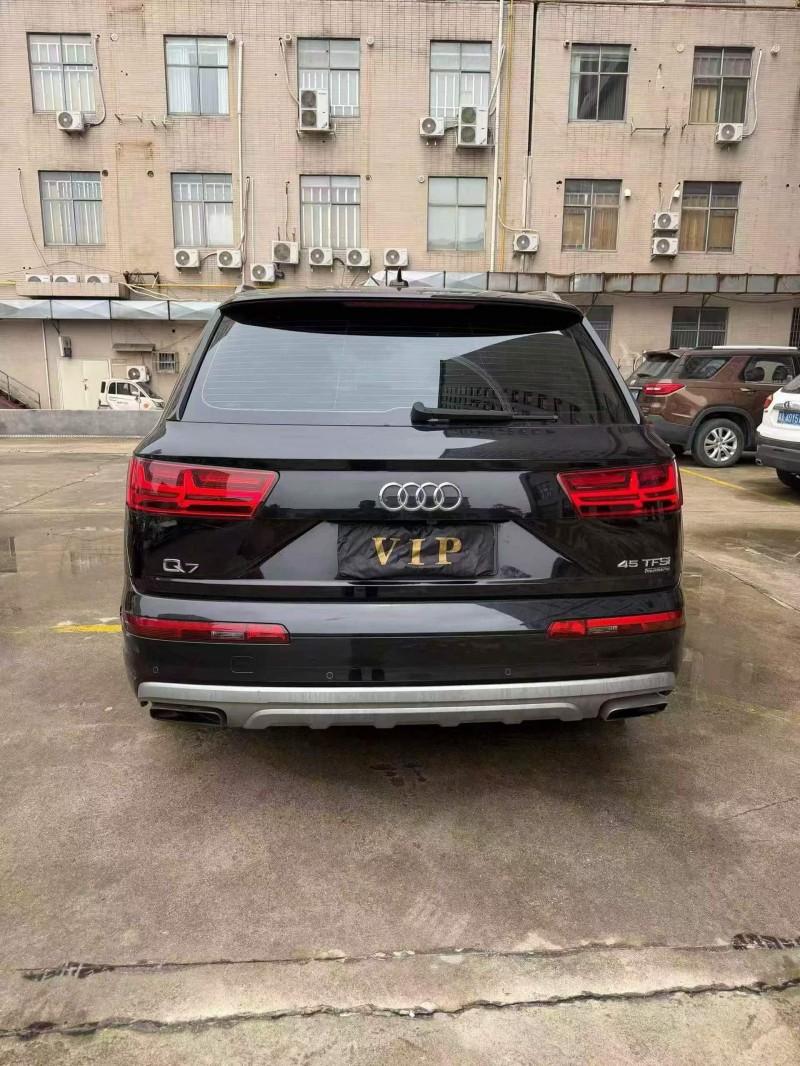 衡阳18年奥迪Q78