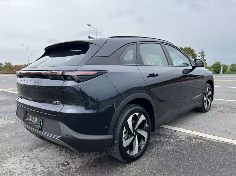 淮安25年極狐汽車阿爾法8