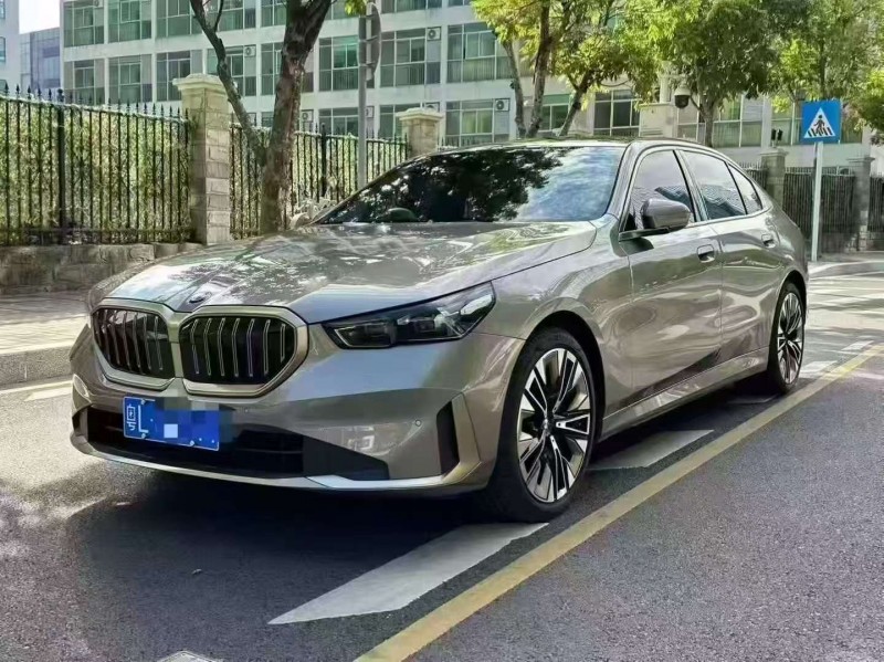 广州25年宝马5系3
