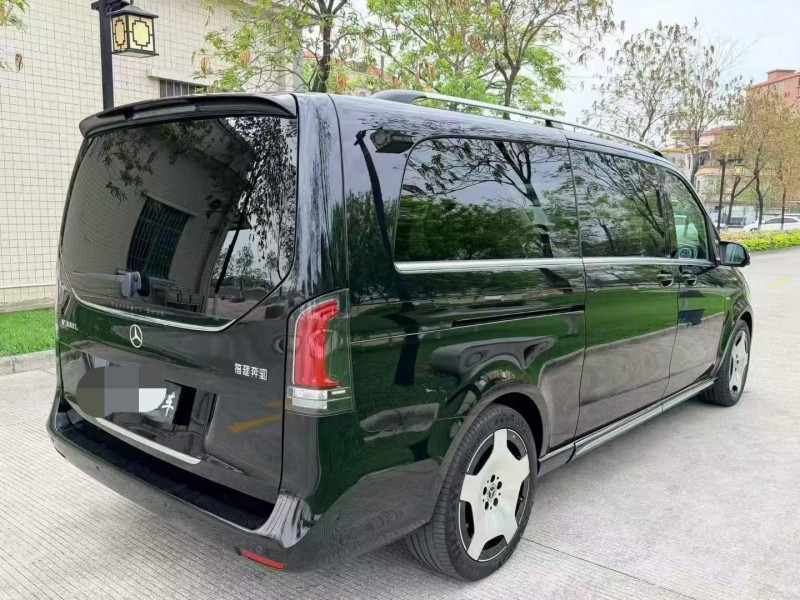 广州25年奔驰V7
