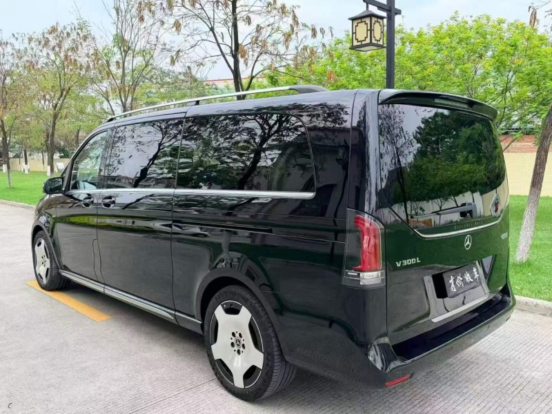 广州25年奔驰V8