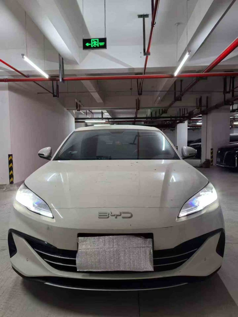 渭南25年比亚迪海豹1