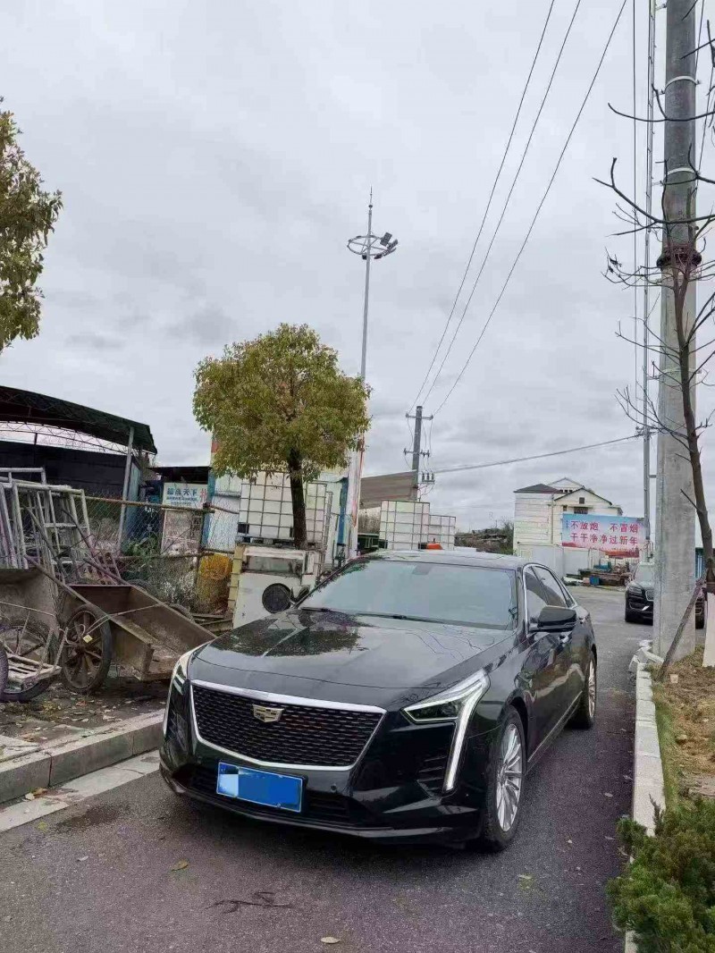 常德20年凯迪拉克CT62