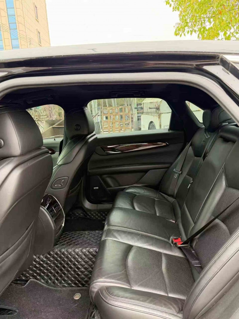 常德20年凯迪拉克CT67