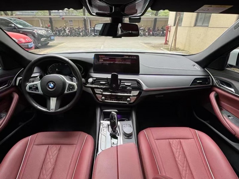 佛山23年宝马5系8