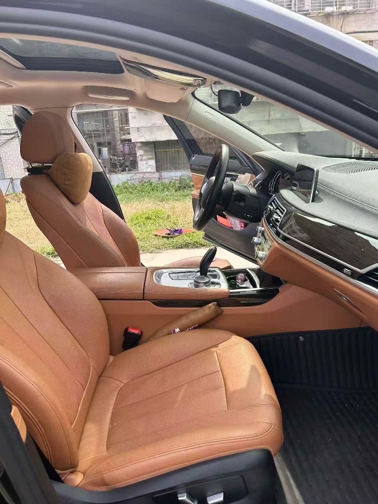 襄阳18年宝马7系4