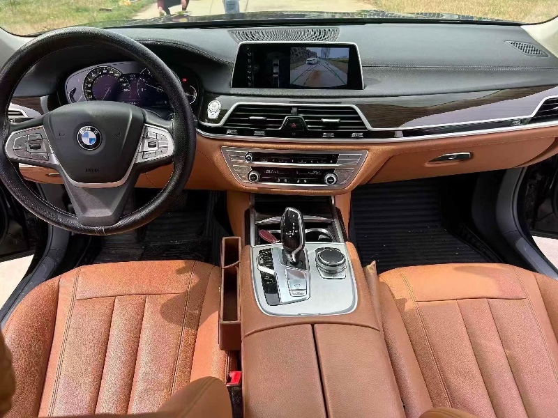 襄阳18年宝马7系8