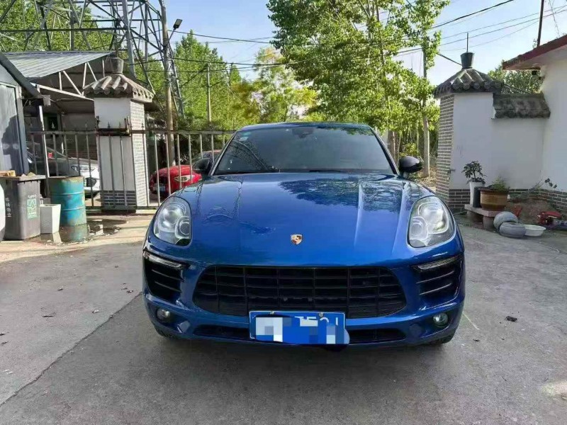 东营17年保时捷Macan1