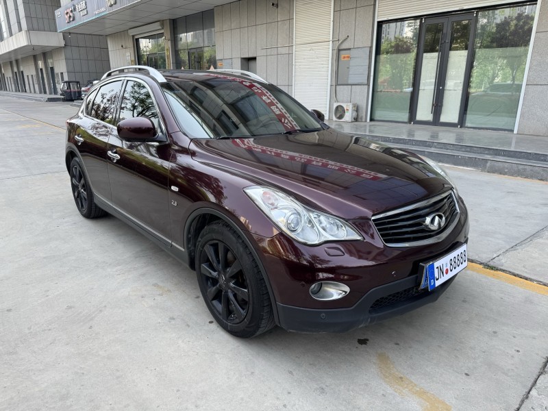 济宁15年英菲尼迪QX502