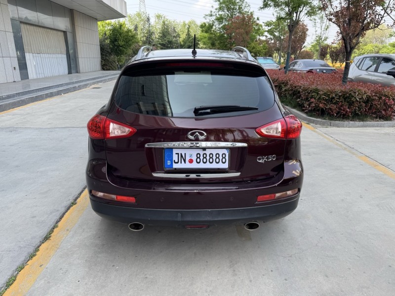 济宁15年英菲尼迪QX506