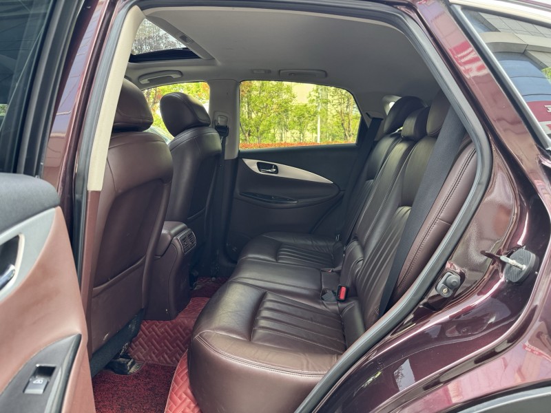 济宁15年英菲尼迪QX508