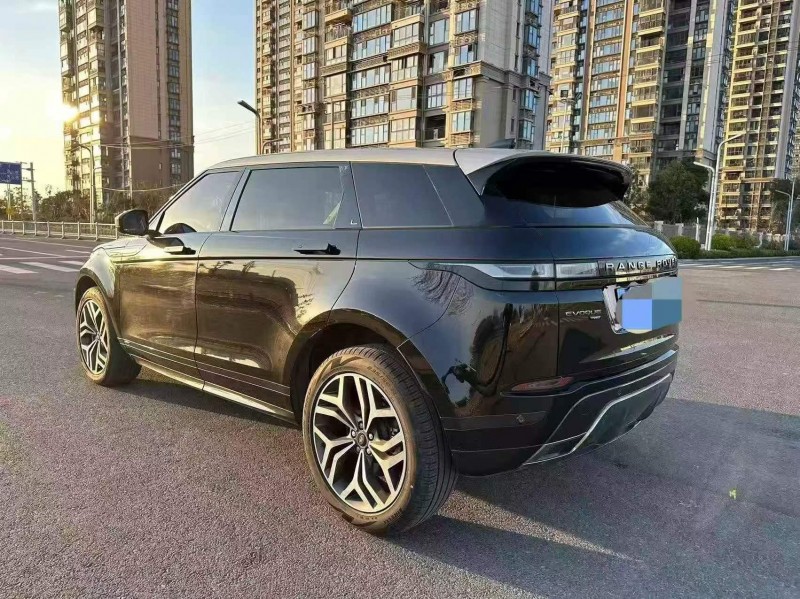 馬鞍山22年路虎極光8