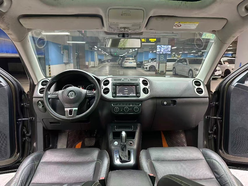 成都16年大众途观4