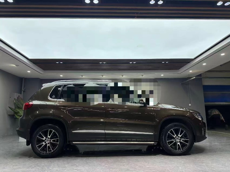 成都16年大众途观8