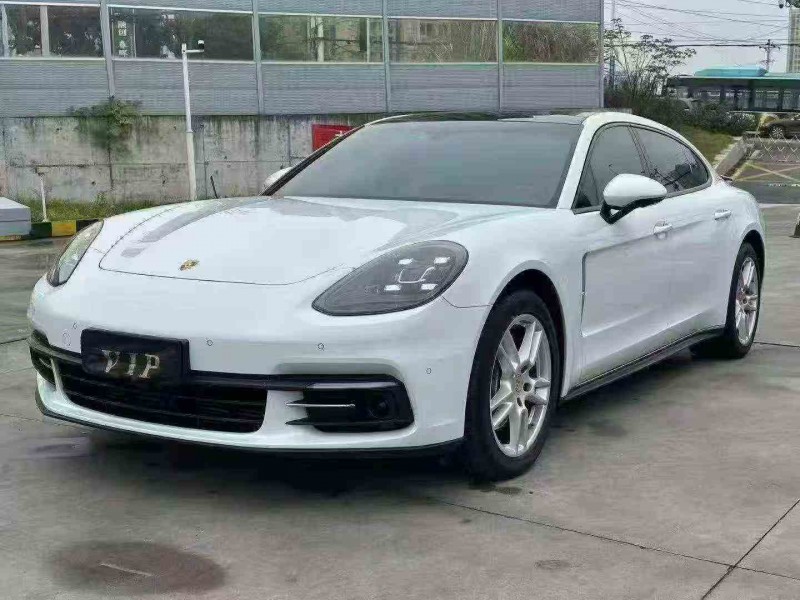 重庆18年保时捷帕拉梅拉2