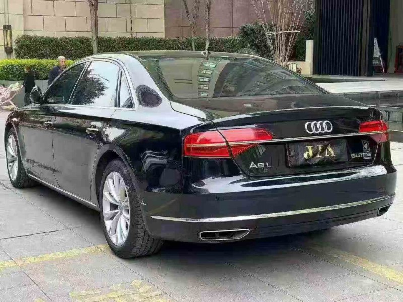 重庆17年奥迪A8L7