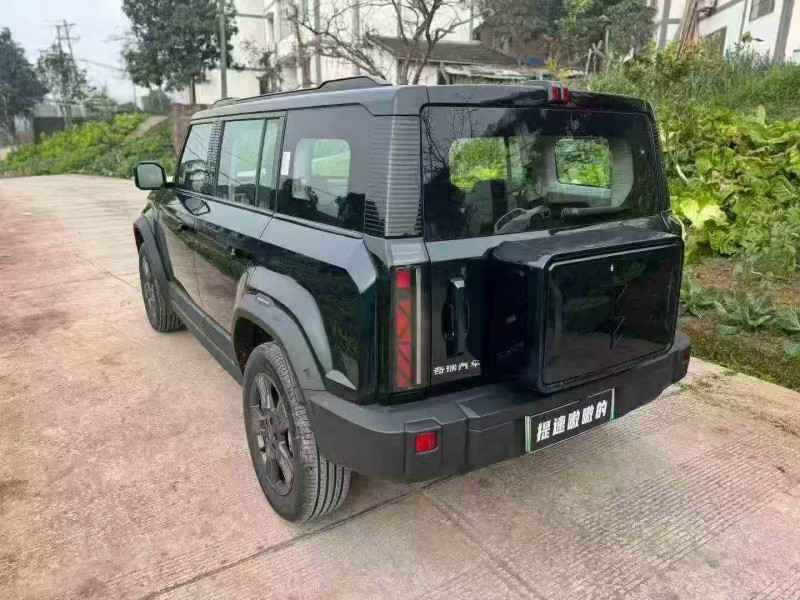 重庆25年奇瑞ICAR7