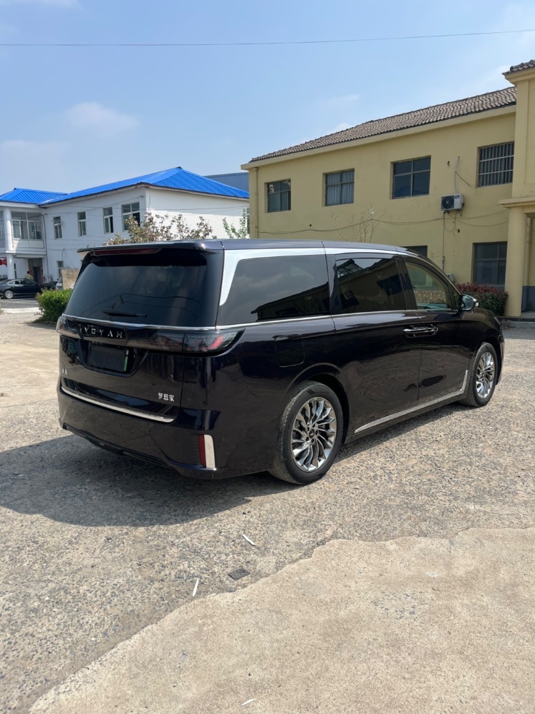 宿州23年岚图汽车梦想家4