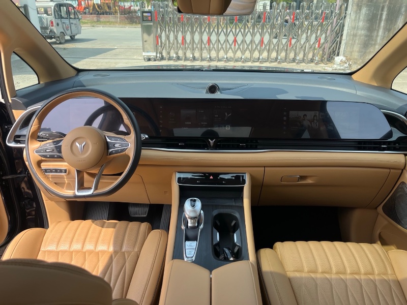 宿州23年岚图汽车梦想家8