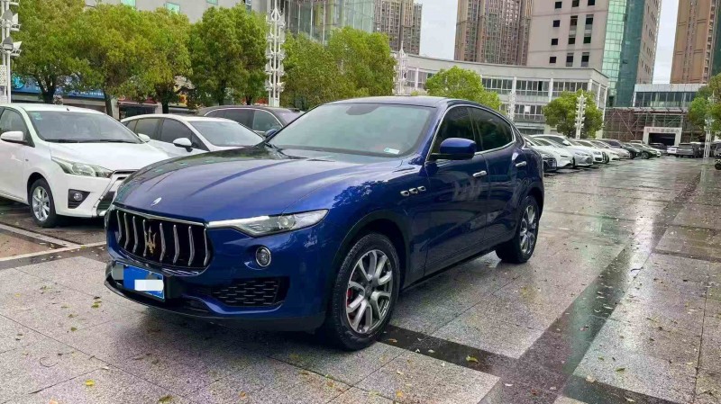 连云港17年玛莎拉蒂Levante3