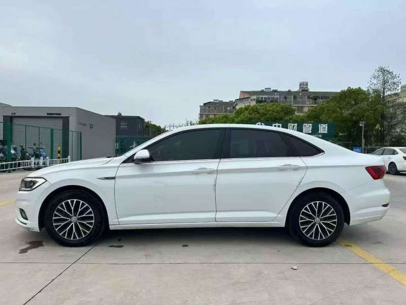 绍兴19年大众速腾8