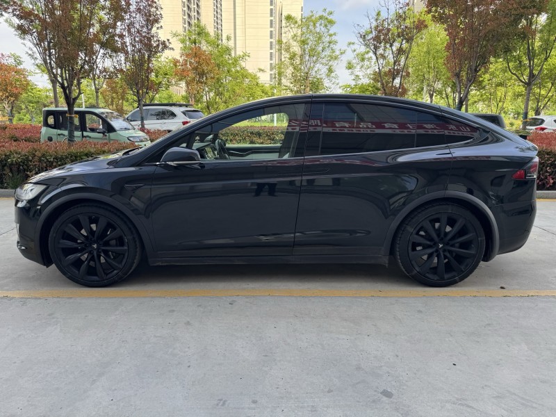 济宁17年特斯拉MODEL X5
