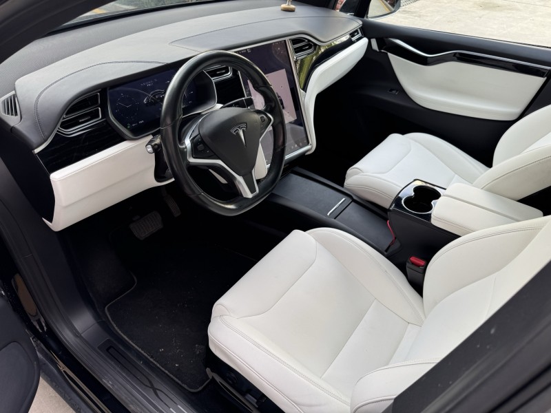 济宁17年特斯拉MODEL X6
