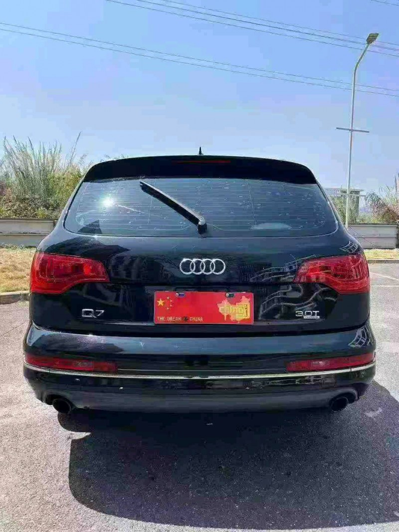 广州12年奥迪Q77
