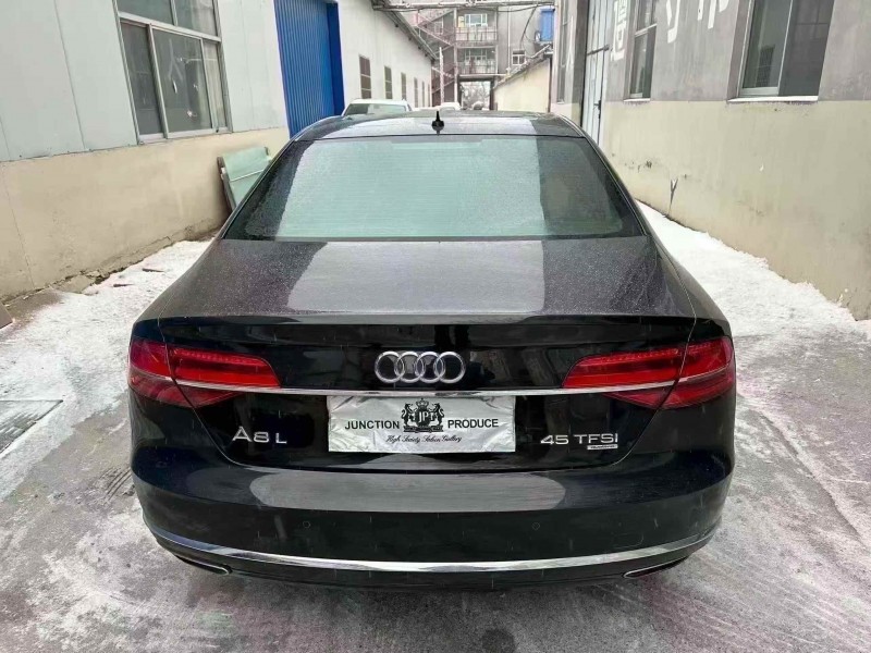 济宁17年奥迪A8L7