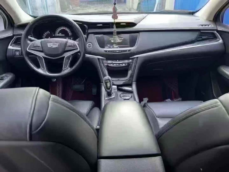济宁16年凯迪拉克XT55