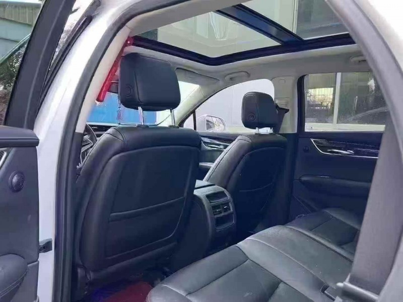 济宁16年凯迪拉克XT56