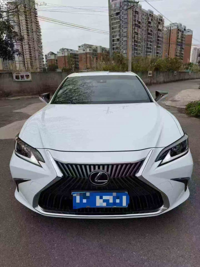 北海19年雷克萨斯ES1