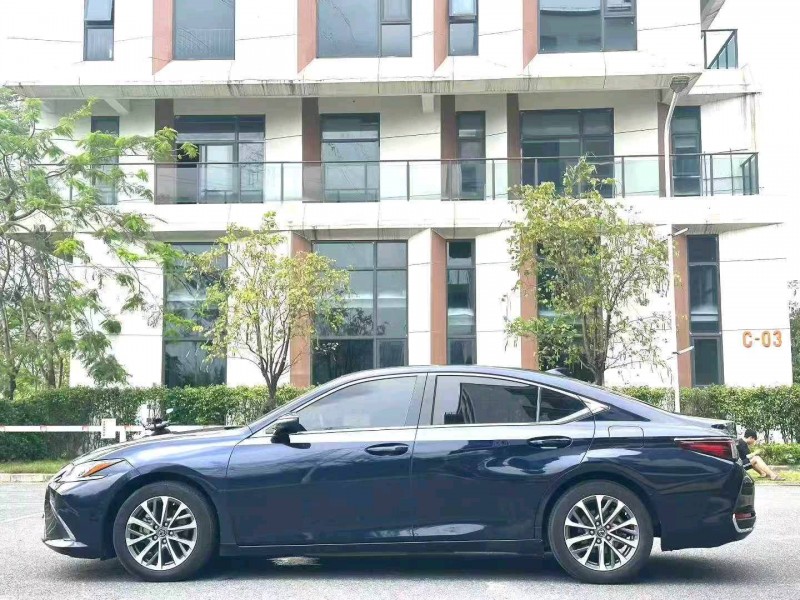 东莞23年雷克萨斯ES6